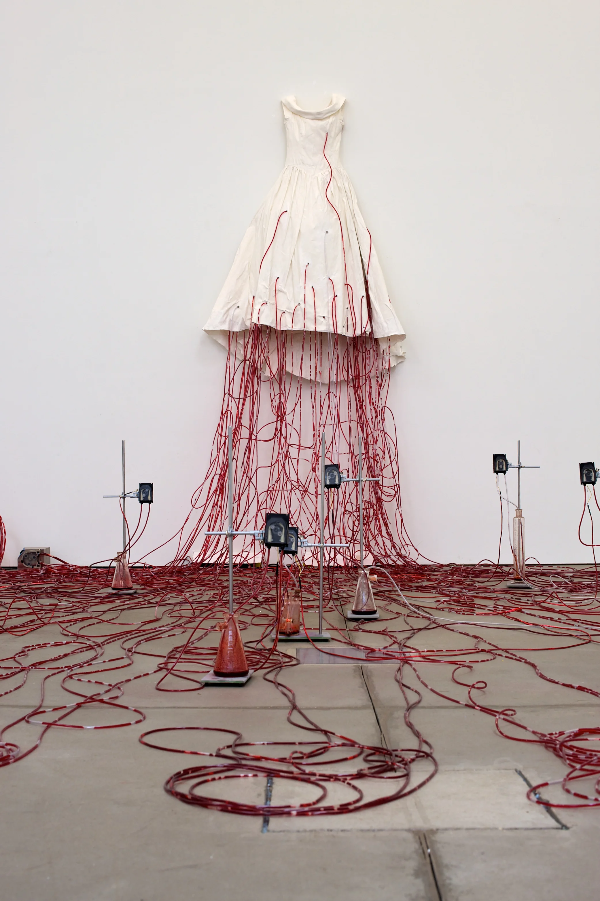 CHIHARU SHIOTA–塩田千春